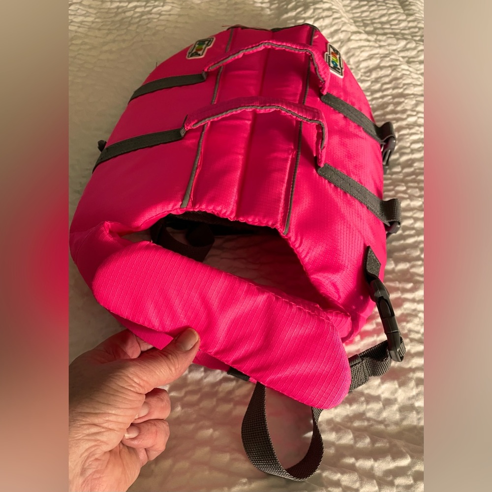 DOG swimming life JACKET -medium! Ore owned. Fits a 12-25 pound dog hot pink! - Picture 1 of 16